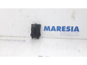 Usagé Capteur lumière Citroen DS3 (SA) 1.6 Blue Hdi 100 Prix € 50,00 Règlement à la marge proposé par Maresia Parts