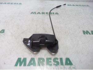 Used Convertible lock Renault Megane II CC (EM) 1.9 dCi 120 Price € 40,00 Margin scheme offered by Maresia Parts