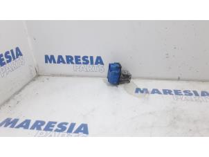 Used Cooling fan resistor Peugeot 3008 I (0U/HU) 1.6 16V THP 155 Price € 20,00 Margin scheme offered by Maresia Parts