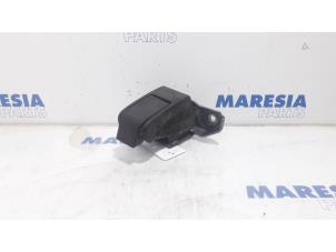 Used Tailgate hinge Citroen Jumpy (G9) 1.6 HDI Price € 48,40 Inclusive VAT offered by Maresia Parts