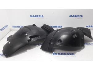 Used Wheel arch liner Renault Trafic New (JL) 2.0 dCi 16V 115 Price € 60,50 Inclusive VAT offered by Maresia Parts