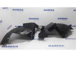 Used Wheel arch liner Renault Trafic New (JL) 2.0 dCi 16V 115 Price € 60,50 Inclusive VAT offered by Maresia Parts