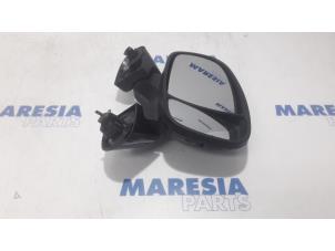 Used Wing mirror, right Renault Trafic New (JL) 2.0 dCi 16V 115 Price € 60,50 Inclusive VAT offered by Maresia Parts