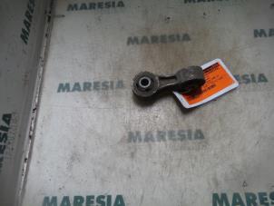 Used Rear wishbone, left Lancia Thesis (841) 2.4 JTD 20V Autom. Price € 35,00 Margin scheme offered by Maresia Parts