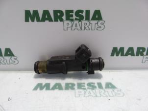 Usagé Injecteur (injection essence) Peugeot 407 SW (6E) 1.8 16V Prix € 25,00 Règlement à la marge proposé par Maresia Parts