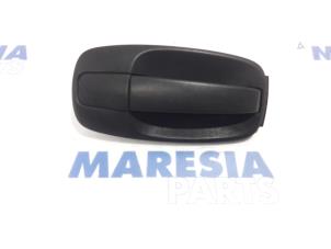 Used Door handle 2-door, right Renault Trafic New (JL) 2.0 dCi 16V 115 Price € 30,25 Inclusive VAT offered by Maresia Parts