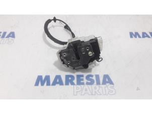 Used Rear door lock mechanism 4-door, left Alfa Romeo 159 (939AX) 1.9 JTDm Price € 40,00 Margin scheme offered by Maresia Parts