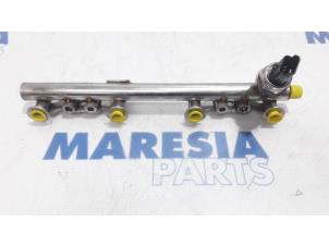 Used Fuel injector nozzle Renault Kangoo/Grand Kangoo (KW) 1.2 16V TCE Price € 42,35 Inclusive VAT offered by Maresia Parts