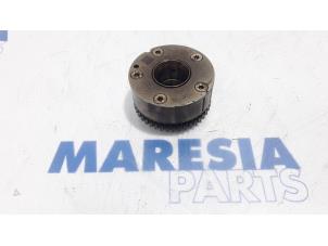 Used Camshaft sprocket Renault Kangoo/Grand Kangoo (KW) 1.2 16V TCE Price € 42,35 Inclusive VAT offered by Maresia Parts