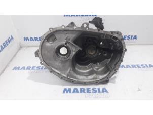 Used Gearbox casing Renault Grand Scénic III (JZ) 1.6 16V Price € 50,00 Margin scheme offered by Maresia Parts