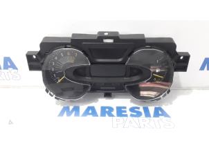 Used Instrument panel Renault Captur (2R) 0.9 Energy TCE 12V Price € 183,75 Margin scheme offered by Maresia Parts