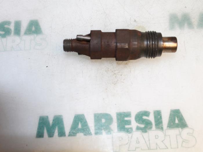 Usagé Injecteurs Citroen Jumper (23) 1.9 D Prix € 50,00 Règlement à la marge proposé par Maresia Parts
