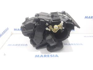 Usagé Boîtier chauffage Dacia Duster (HS) 1.6 16V Prix € 210,00 Règlement à la marge proposé par Maresia Parts