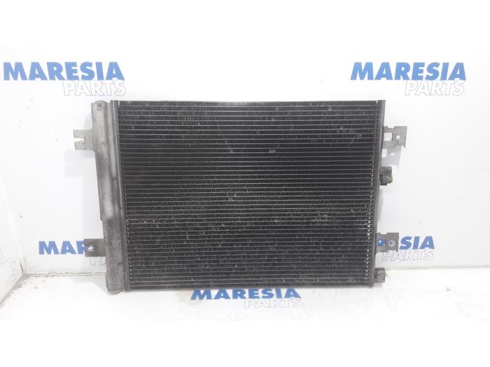 Usagé Condenseur de climatisation Dacia Duster (HS) 1.6 16V Prix € 70,00 Règlement à la marge proposé par Maresia Parts