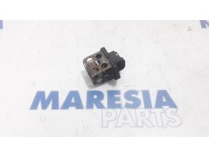 Used Cooling fan resistor Dacia Duster (HS) 1.6 16V Price € 25,00 Margin scheme offered by Maresia Parts