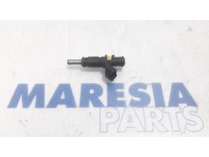 Usagé Injecteur (injection essence) Citroen C3 (SC) 1.6 16V VTi 120 Prix € 20,00 Règlement à la marge proposé par Maresia Parts