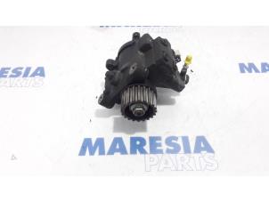 Used Mechanical fuel pump Renault Grand Scénic III (JZ) 1.5 dCi 110 Price € 131,25 Margin scheme offered by Maresia Parts
