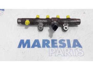 Used Fuel injector nozzle Renault Grand Scénic III (JZ) 1.5 dCi 110 Price € 131,25 Margin scheme offered by Maresia Parts