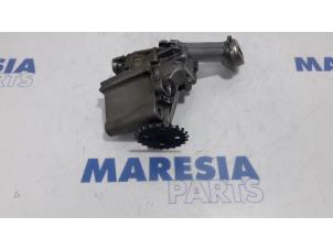 Used Oil pump Renault Grand Scénic III (JZ) 1.5 dCi 110 Price € 50,00 Margin scheme offered by Maresia Parts