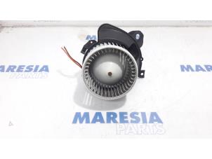 Usagé Moteur de ventilation chauffage Peugeot Bipper (AA) 1.3 HDI Prix € 48,40 Prix TTC proposé par Maresia Parts