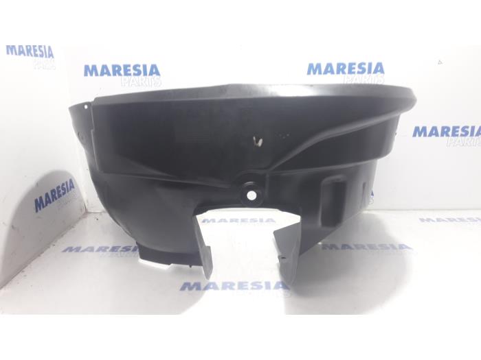Wheel arch liner from a Dacia Duster (HS) 1.6 16V 2010