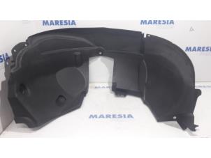 Used Wheel arch liner Dacia Duster (HS) 1.6 16V Price € 25,00 Margin scheme offered by Maresia Parts