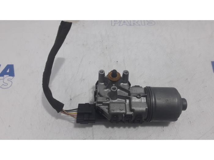 Front wiper motor Dacia Duster 1.6 16V 0390241544 BOSCH