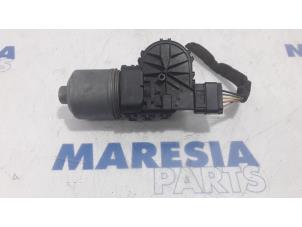 Used Front wiper motor Dacia Duster (HS) 1.6 16V Price € 70,00 Margin scheme offered by Maresia Parts