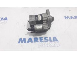 Usados Motor de arranque Dacia Duster (HS) 1.6 16V Precio € 40,00 Norma de margen ofrecido por Maresia Parts