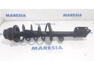 Used Front shock absorber rod, right Dacia Duster (HS) 1.6 16V Price € 80,00 Margin scheme offered by Maresia Parts