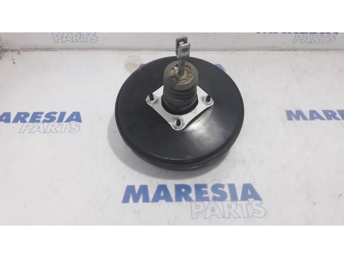 Usagé Servo frein Dacia Duster (HS) 1.6 16V Prix € 60,00 Règlement à la marge proposé par Maresia Parts