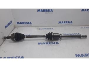 Used Front drive shaft, right Dacia Duster (HS) 1.6 16V Price € 131,25 Margin scheme offered by Maresia Parts