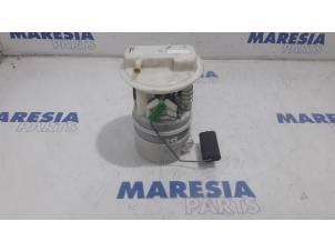 Used Electric fuel pump Dacia Duster (HS) 1.6 16V Price € 45,00 Margin scheme offered by Maresia Parts