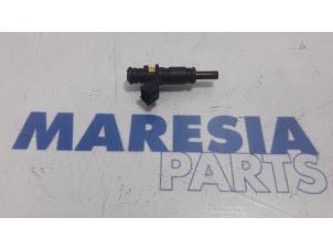 Usagé Injecteur (injection essence) Peugeot 5008 I (0A/0E) 1.6 VTI 16V Prix € 20,00 Règlement à la marge proposé par Maresia Parts