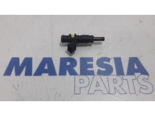 Used Injector (petrol injection) Peugeot 5008 I (0A/0E) 1.6 VTI 16V Price € 20,00 Margin scheme offered by Maresia Parts