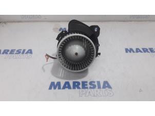 Usagé Moteur de ventilation chauffage Fiat Fiorino (225) 1.3 D 16V Multijet Prix € 48,40 Prix TTC proposé par Maresia Parts