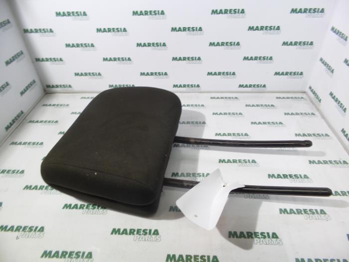 Używane Zaglówek Renault Megane II (BM/CM) 1.6 16V Cena € 35,00 Procedura marży oferowane przez Maresia Parts