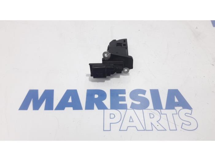 Begagnade Luftflödesmätare Citroen Berlingo Cinqspace, Multispace 1.6 BlueHDI 75 Pris € 36,30 Inklusive moms erbjuds av Maresia Parts