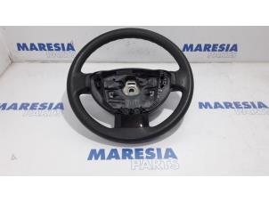 Używane Kierownica Dacia Duster (HS) 1.6 16V Cena € 50,00 Procedura marży oferowane przez Maresia Parts