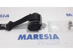 Usagé Ceinture arrière gauche Dacia Duster (HS) 1.6 16V Prix € 65,00 Règlement à la marge proposé par Maresia Parts