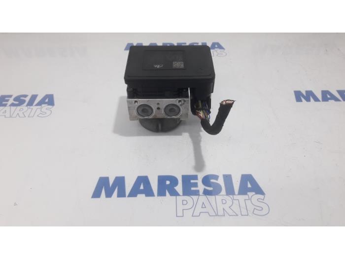 Usagé Bloc ABS Citroen DS3 (SA) 1.2 12V PureTech 82 Prix € 199,95 Règlement à la marge proposé par Maresia Parts