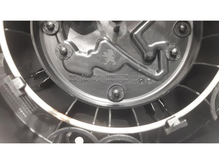 Wheel cover (spare) from a Peugeot Partner (GC/GF/GG/GJ/GK) 1.6 BlueHDI 75 2017