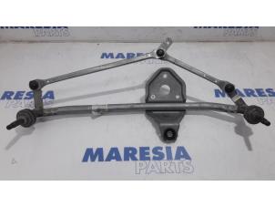 Used Wiper mechanism Renault Trafic New (JL) 2.0 dCi 16V 115 Price € 60,50 Inclusive VAT offered by Maresia Parts