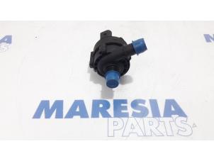 Used Water pump Renault Trafic New (JL) 2.0 dCi 16V 115 Price € 30,25 Inclusive VAT offered by Maresia Parts