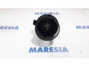 Używane Silnik wentylatora nagrzewnicy Citroen DS3 (SA) 1.2 12V PureTech 82 Cena € 25,00 Procedura marży oferowane przez Maresia Parts