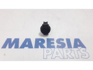 Used AUX / USB connection Peugeot Partner (GC/GF/GG/GJ/GK) 1.6 BlueHDI 75 Price € 12,10 Inclusive VAT offered by Maresia Parts