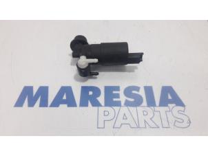 Gebrauchte Scheibensprüherpumpe vorne Citroen C3 Picasso (SH) 1.4 16V VTI 95 Preis € 10,00 Margenregelung angeboten von Maresia Parts