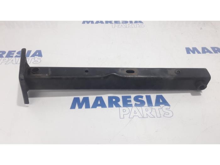 Begagnade Underram Citroen C3 Picasso (SH) 1.4 16V VTI 95 Pris € 20,00 Marginaltabell erbjuds av Maresia Parts