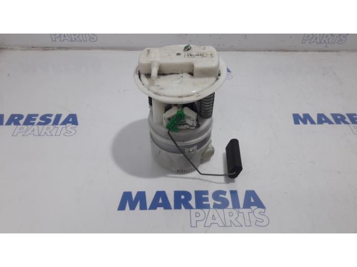 Usagé Pompe à carburant Dacia Logan MCV I (KS) 1.6 16V Prix € 75,00 Règlement à la marge proposé par Maresia Parts