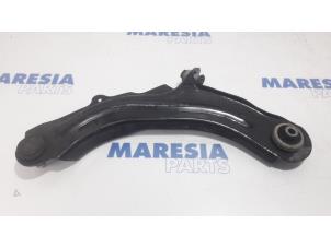 Used Front lower wishbone, right Renault Captur (2R) 0.9 Energy TCE 12V Price € 50,00 Margin scheme offered by Maresia Parts